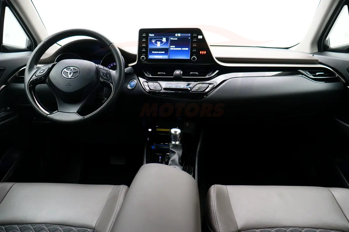 
								Toyota C-HR VX full									