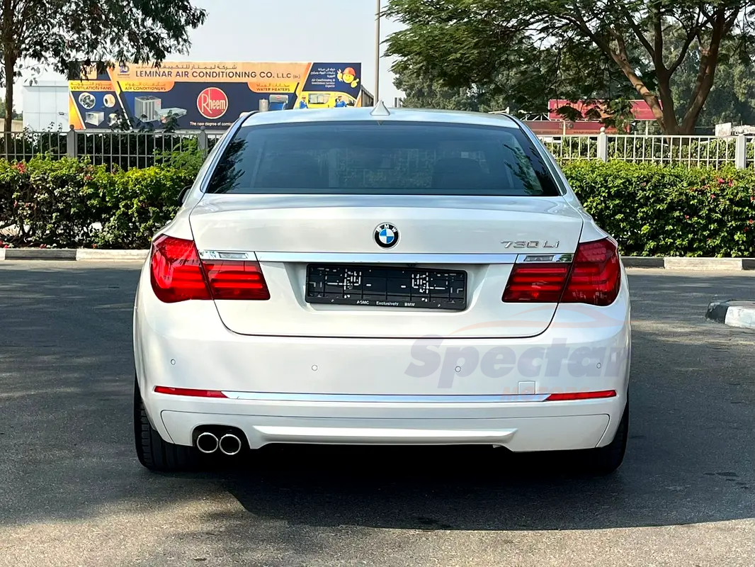 
								BMW 7-Series 730i Exclusive full									