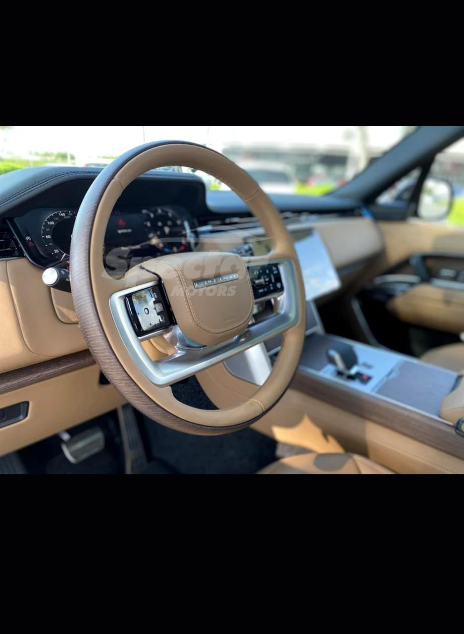 
								Range Rover HSE full									