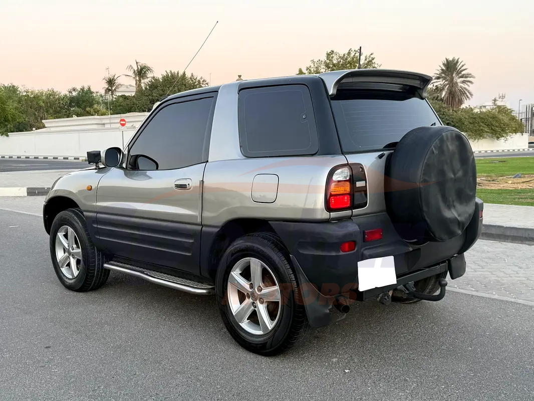 
								Toyota Rav 4 Limited full									