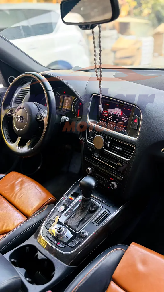 
								Audi Q5 3.0 TFSI quattro full									