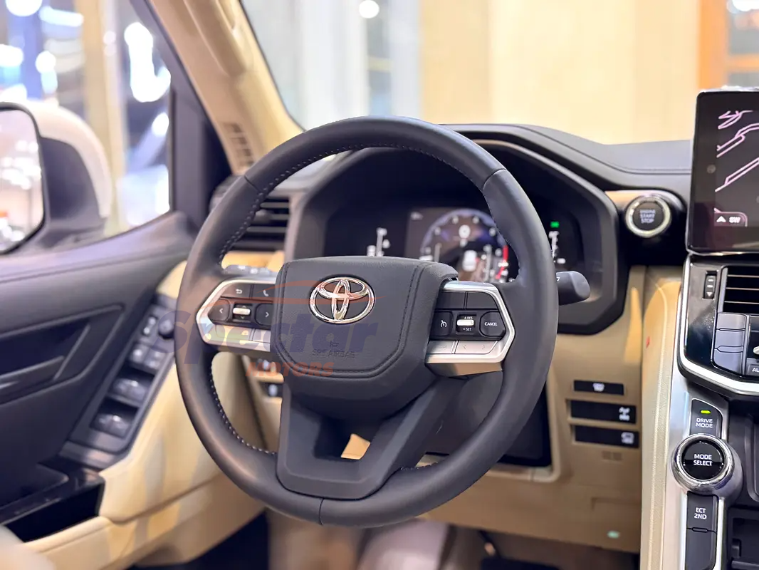 
								Toyota Land Cruiser GXR full									