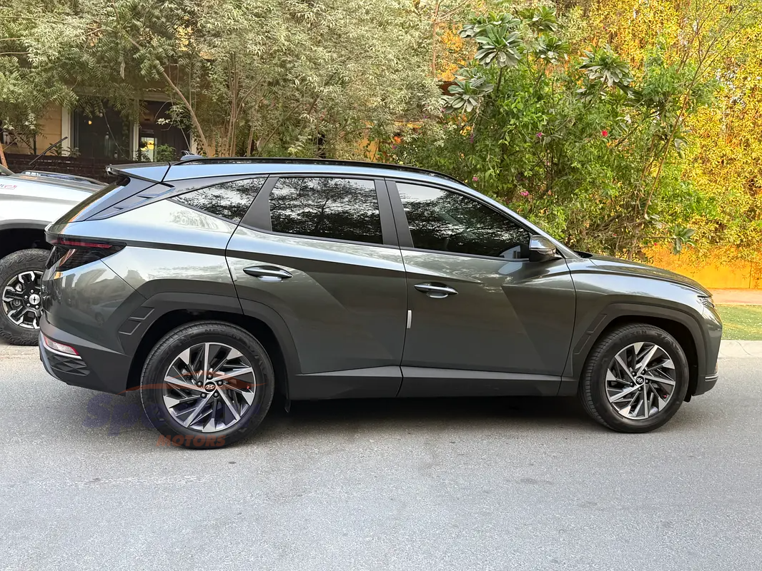 
								Hyundai Tucson Premium full									