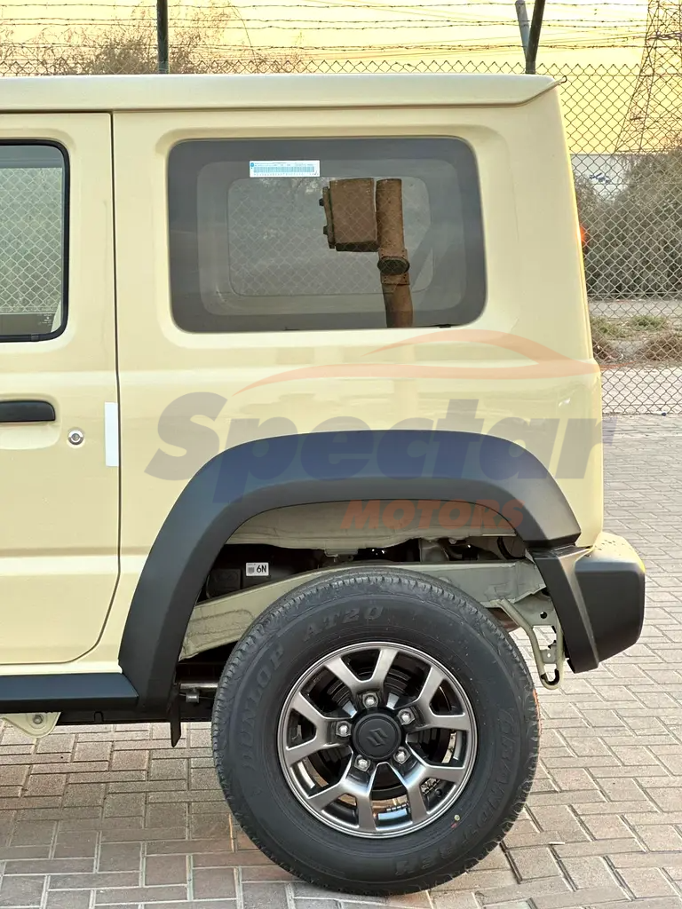 
								Suzuki Jimny GL full									