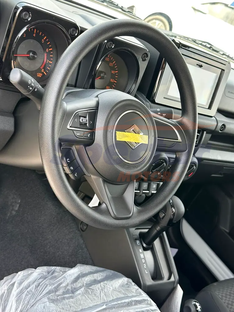 
								Suzuki Jimny GL full									