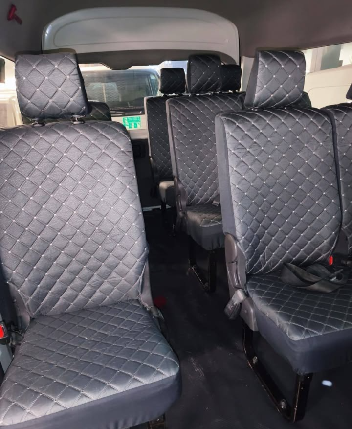 
								Toyota Hiace Highroof full									